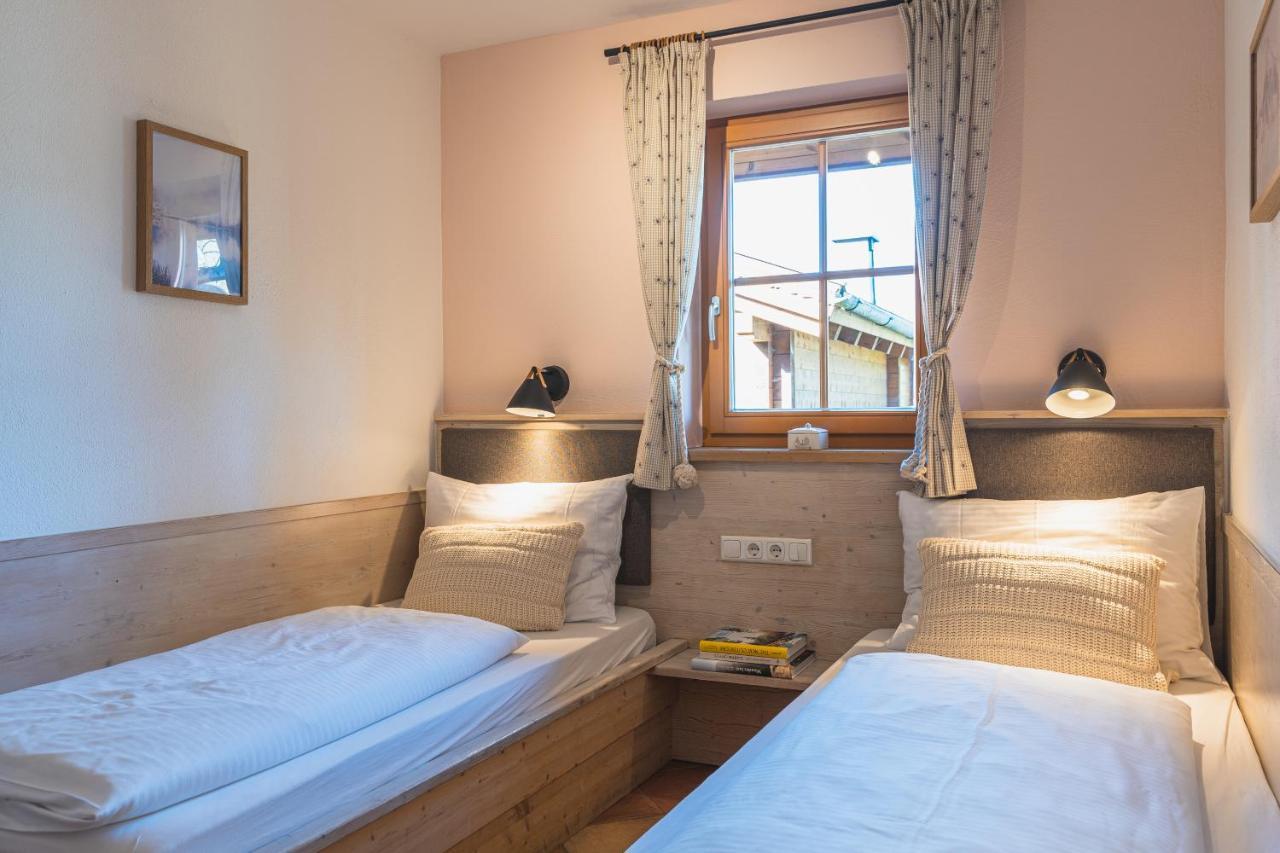 Dorfchalets & Apartments - Authentic Experience In Centre Of Kaprun Including Tauernspa And Summercard Eksteriør bilde