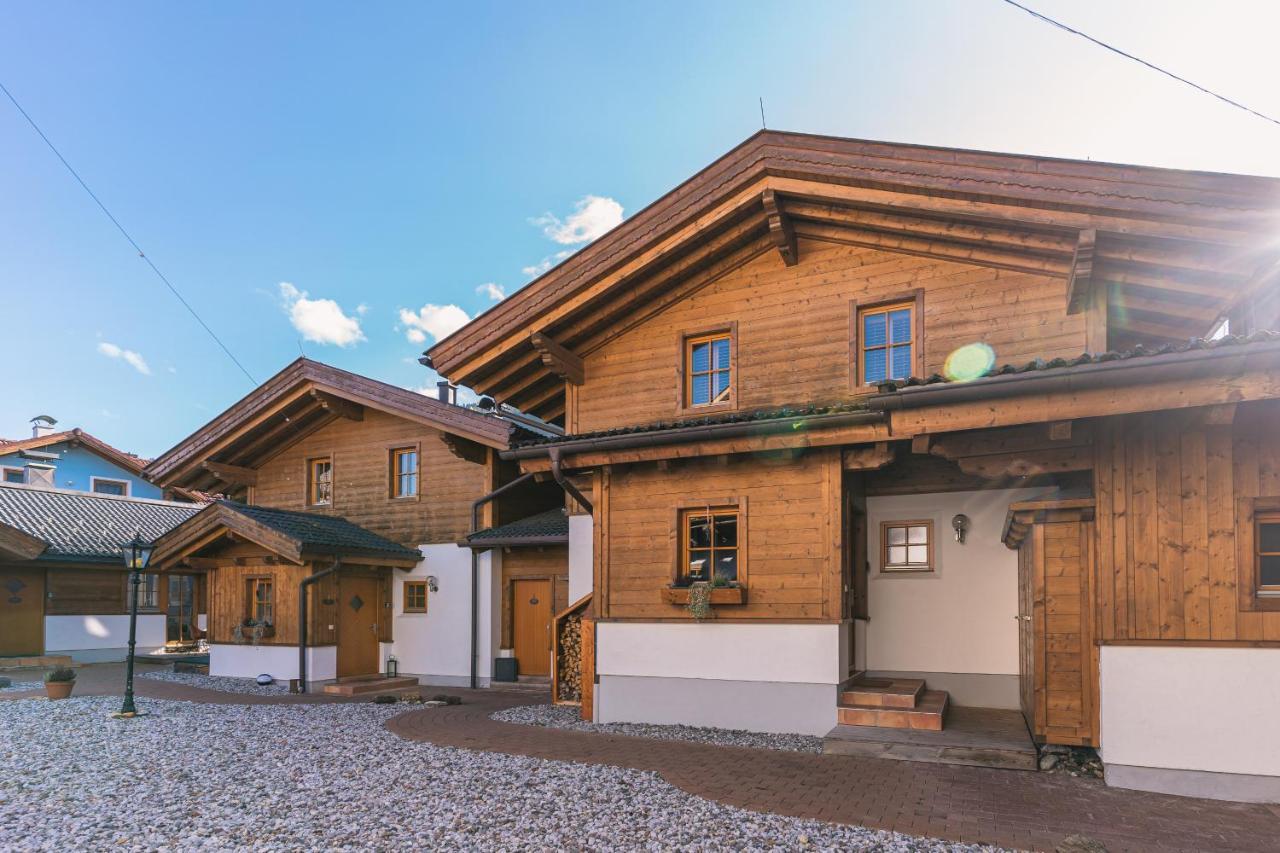 Dorfchalets & Apartments - Authentic Experience In Centre Of Kaprun Including Tauernspa And Summercard Eksteriør bilde