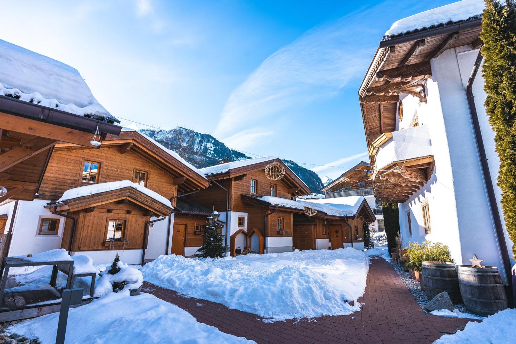 Dorfchalets & Apartments - Authentic Experience In Centre Of Kaprun Including Tauernspa And Summercard Eksteriør bilde