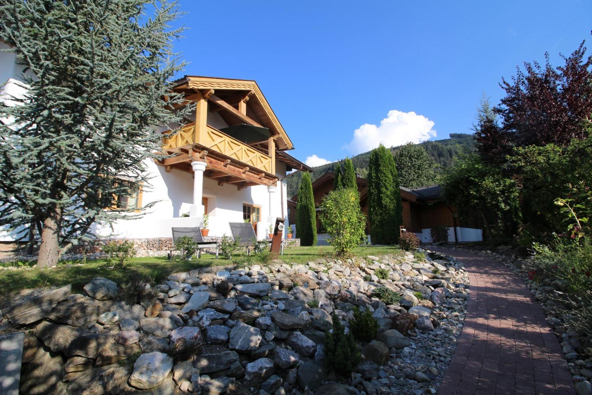 Dorfchalets & Apartments - Authentic Experience In Centre Of Kaprun Including Tauernspa And Summercard Eksteriør bilde
