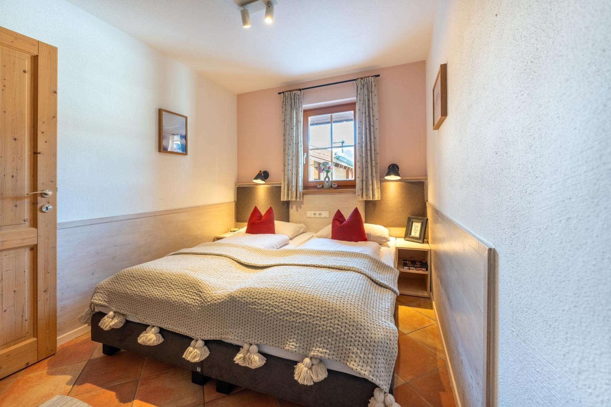 Dorfchalets & Apartments - Authentic Experience In Centre Of Kaprun Including Tauernspa And Summercard Eksteriør bilde