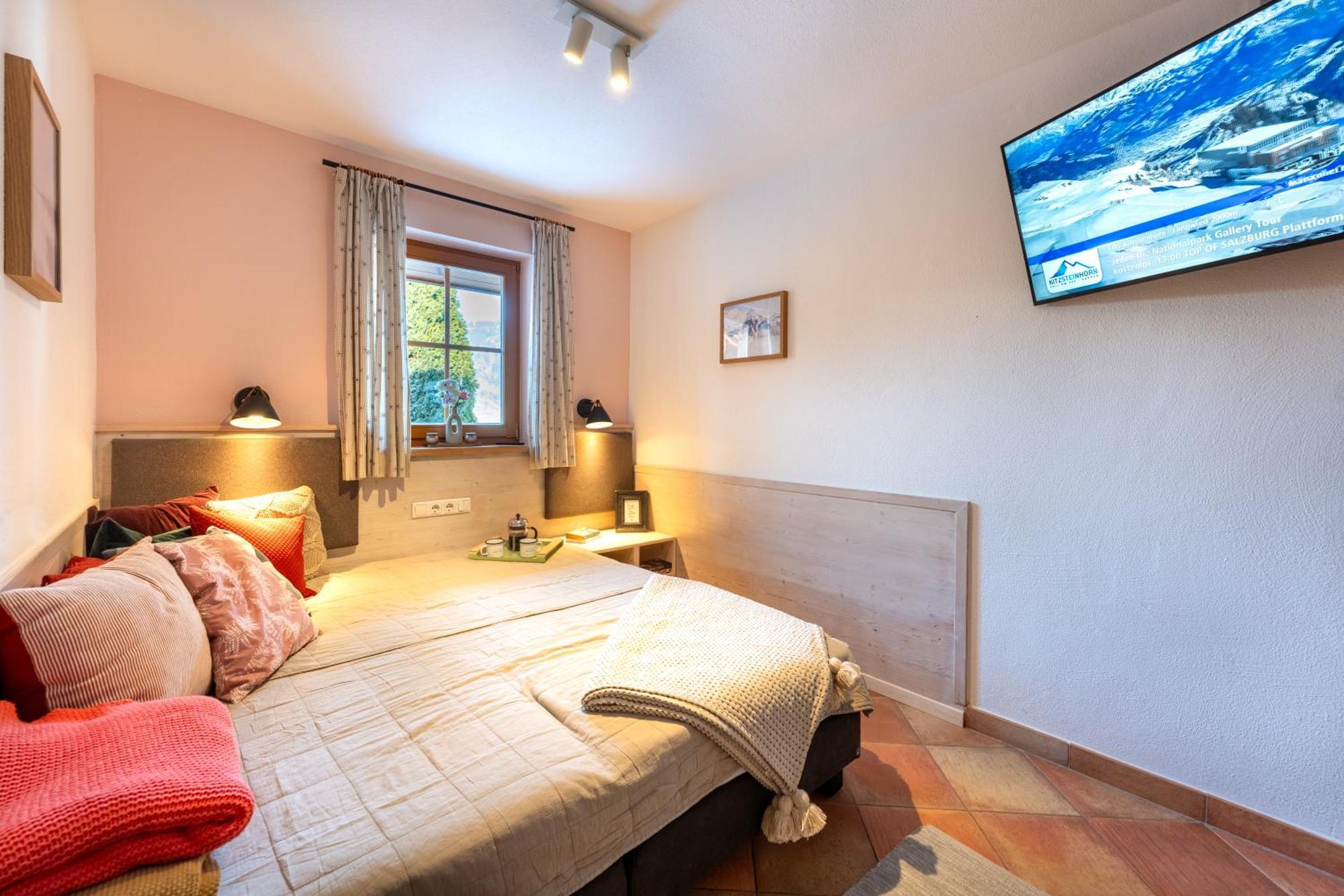 Dorfchalets & Apartments - Authentic Experience In Centre Of Kaprun Including Tauernspa And Summercard Eksteriør bilde